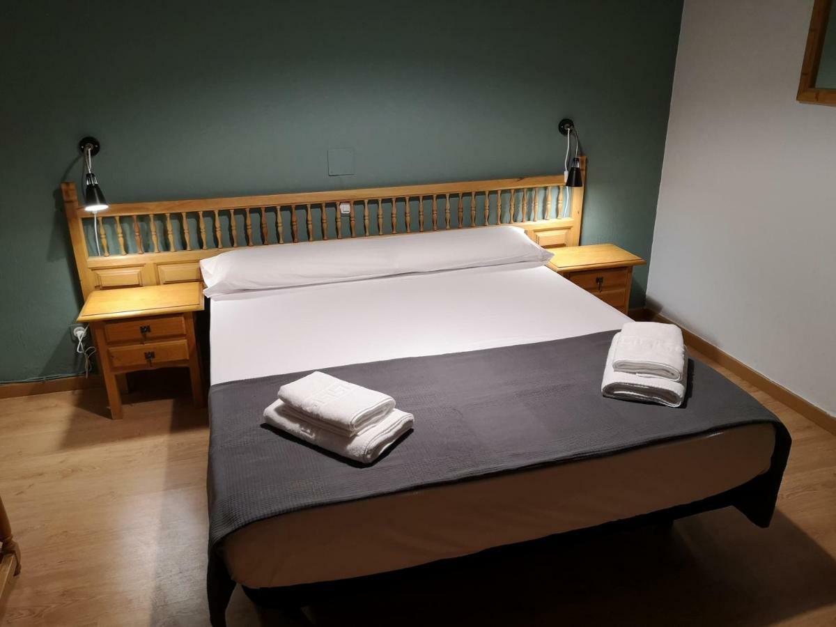 بيسيريل دي لا سييرا Hostal Becerril المظهر الخارجي الصورة